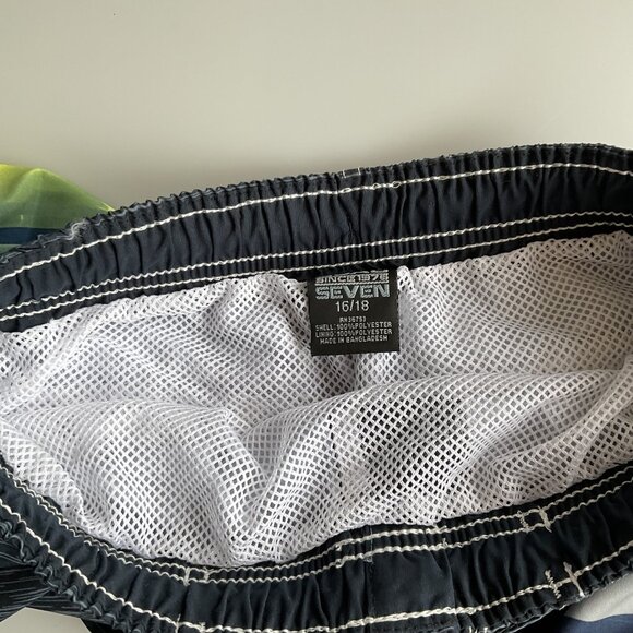 QUAD SEVEN BIG BOYS SWIM TRUNK 16/18 - Picture 4 of 5